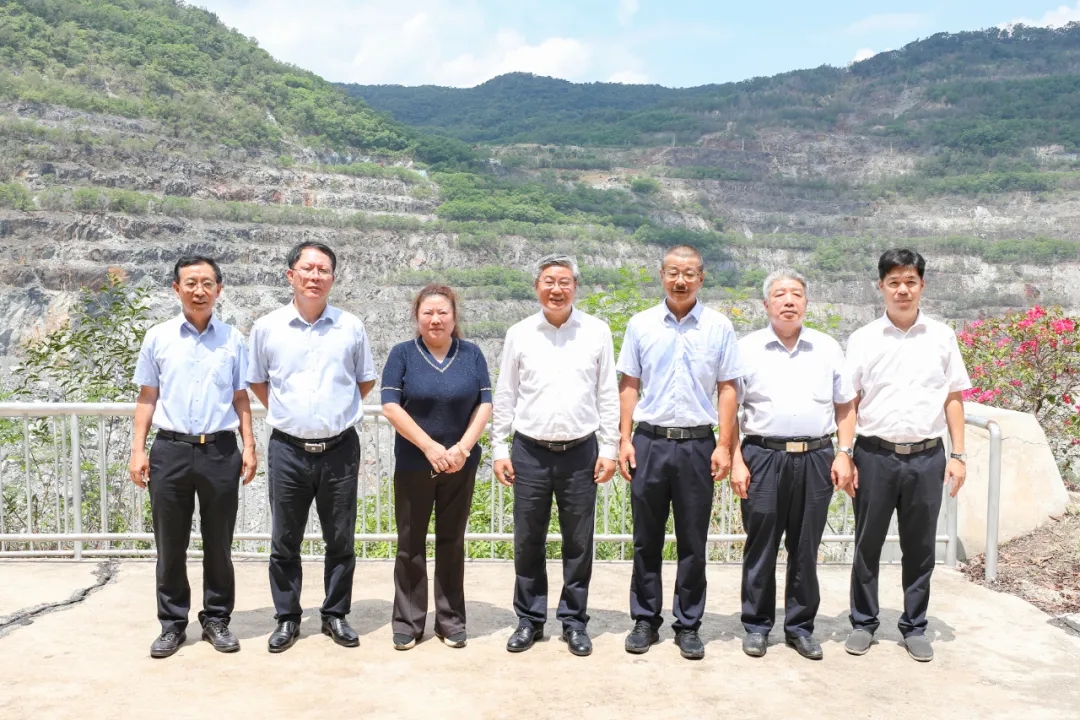 海南省政协主席李荣灿到leyu.乐鱼(集团)数码股份有限公司官网
调研1_副本.jpg