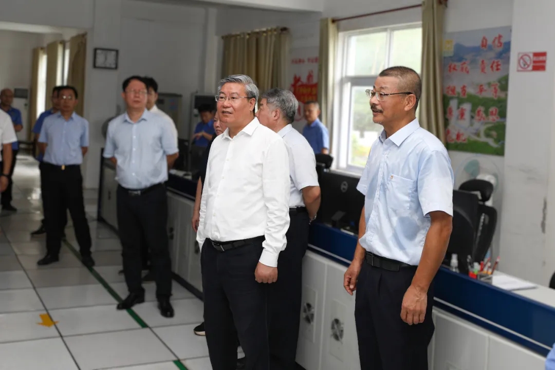 海南省政协主席李荣灿到leyu.乐鱼(集团)数码股份有限公司官网
调研3_副本.jpg